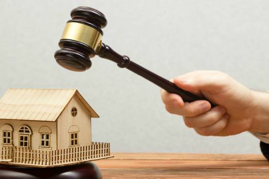 Foreclosure auction etiquette: 6 ways to win an auction