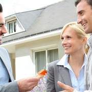 Find real estate agencies in your area