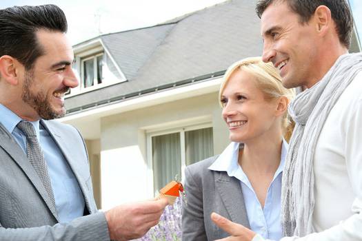 Find real estate agencies in your area