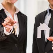 What are the differences between a realtor and real estate agent?