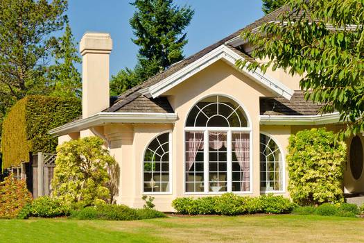 Buying foreclosed homes: pros and cons